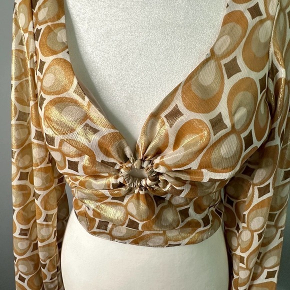 Urban Outfitters Semi Sheer Cropped Blouse Size Small NWT - Picture 3 of 10